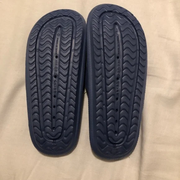 Pillow Slides - Picture 2 of 4